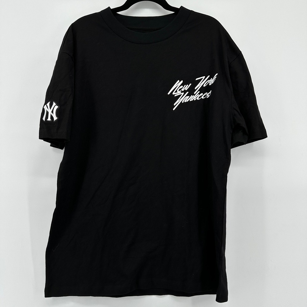 Pro Standard New York Yankees Black T-Shirt MLB Luxury Athletic LNY1315485-BLK